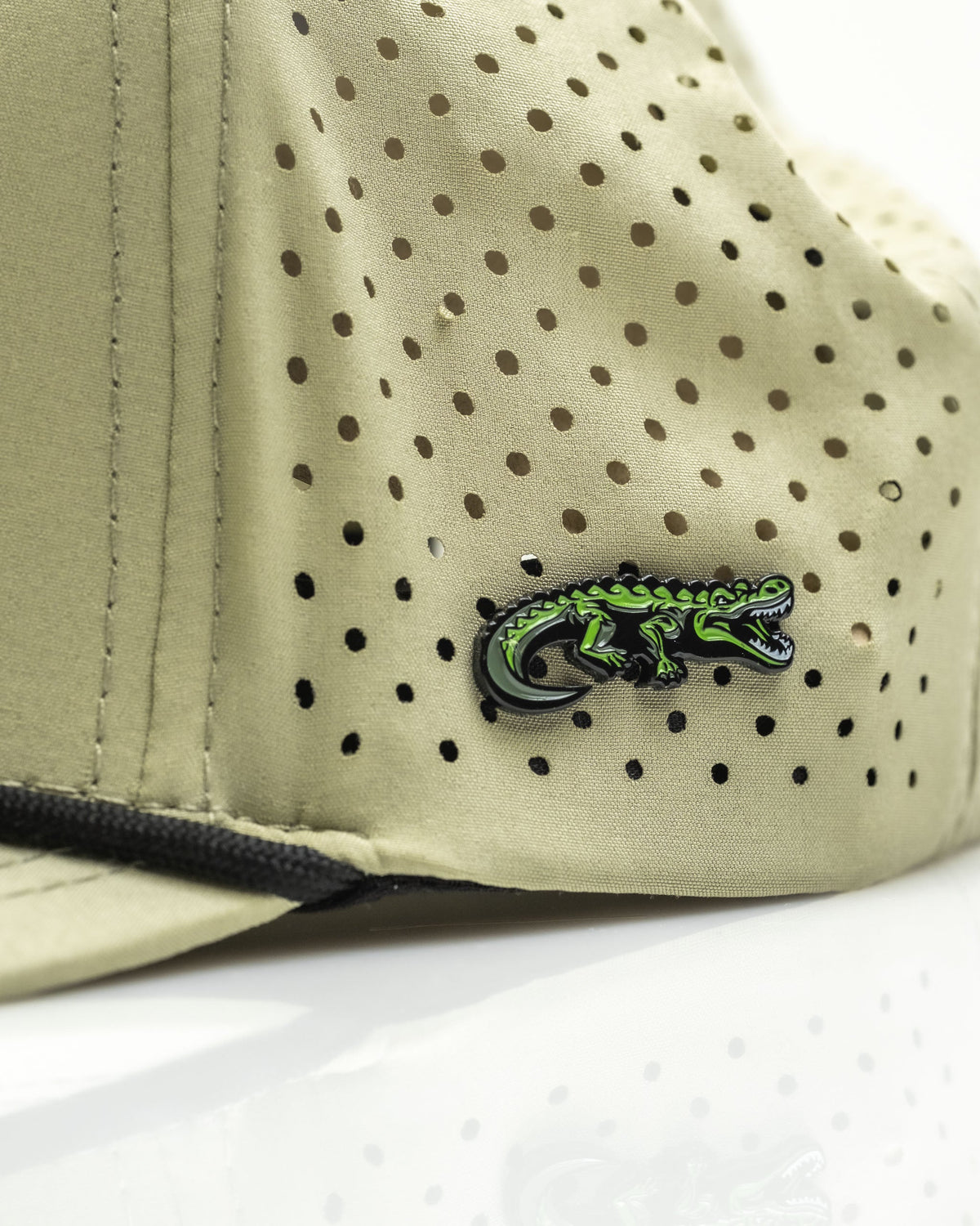 Pins & Aces Gator Perforated Rope Golf Hat – Olive