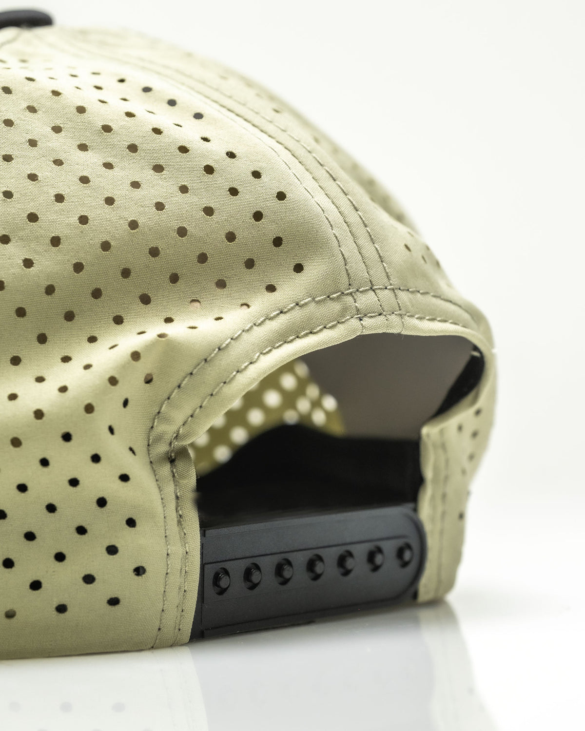 Pins & Aces Gator Perforated Rope Golf Hat – Olive